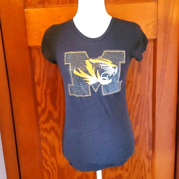 Victoria secret pink Mu sequence t-shirt - Picture 1 of 3